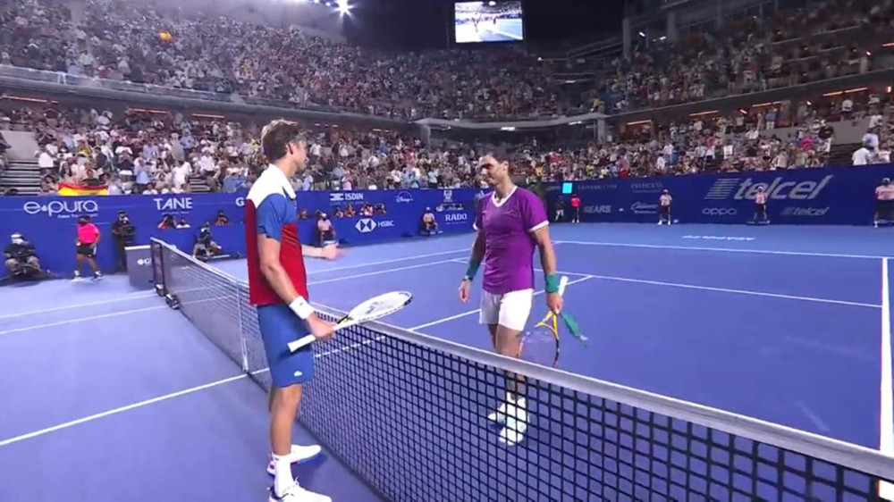 持热烈的球 持热烈的球