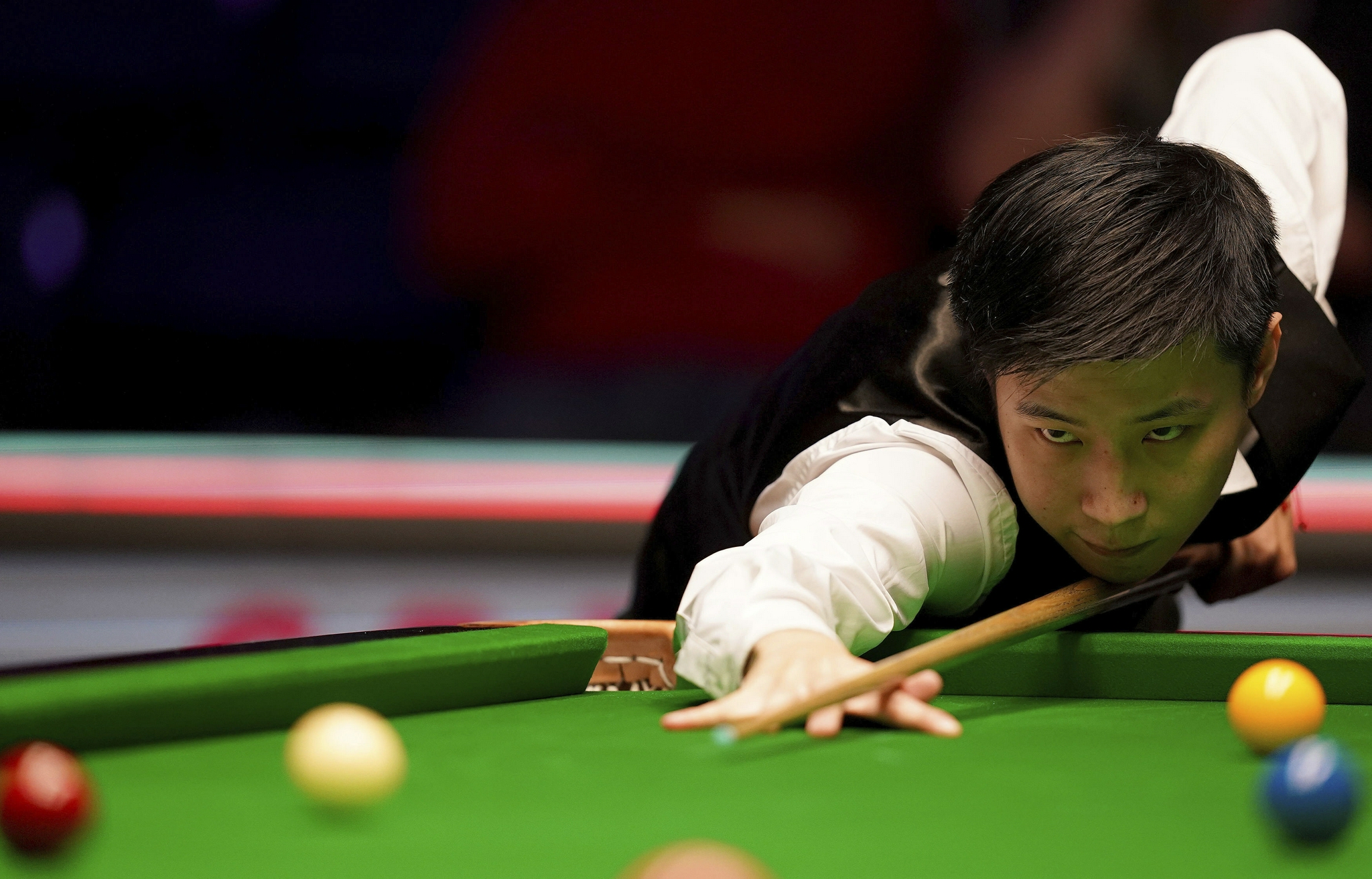 配合上显得 配合上显得