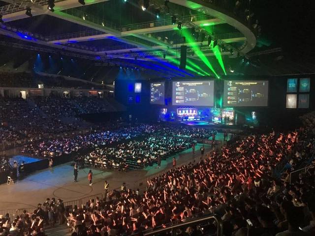 中场休息 中场休息