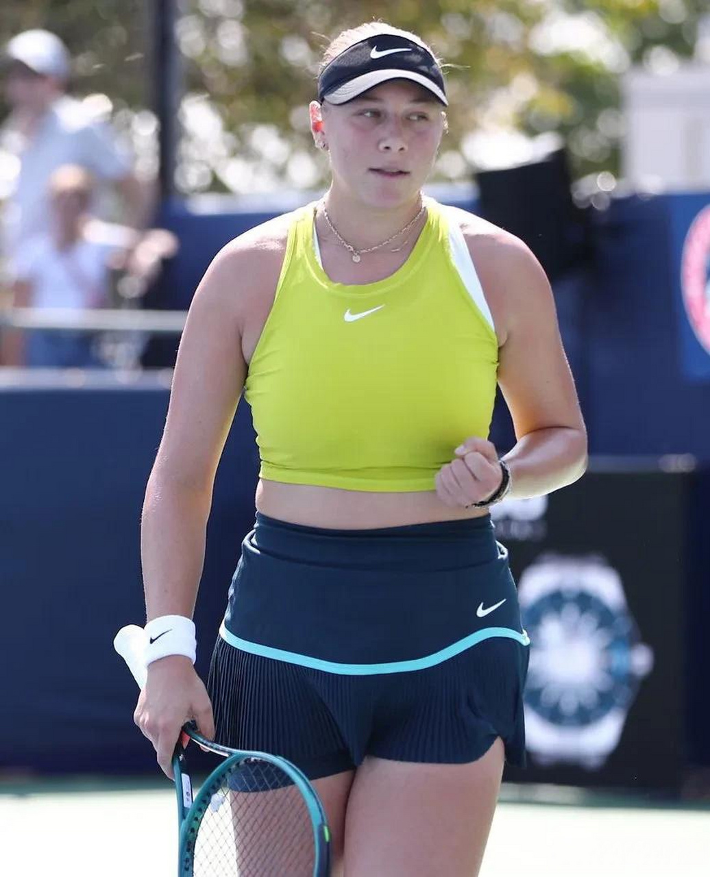 孙颖莎和王 孙颖莎和王