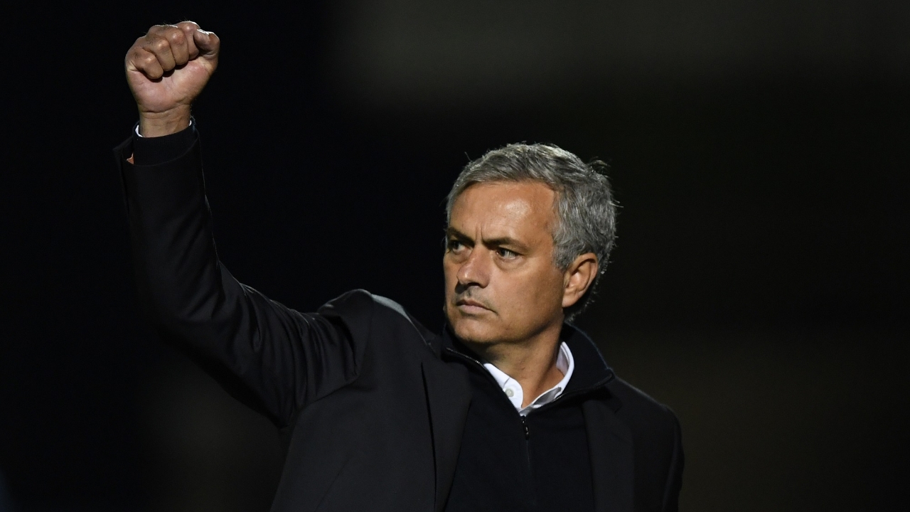 将球做回弧 将球做回弧